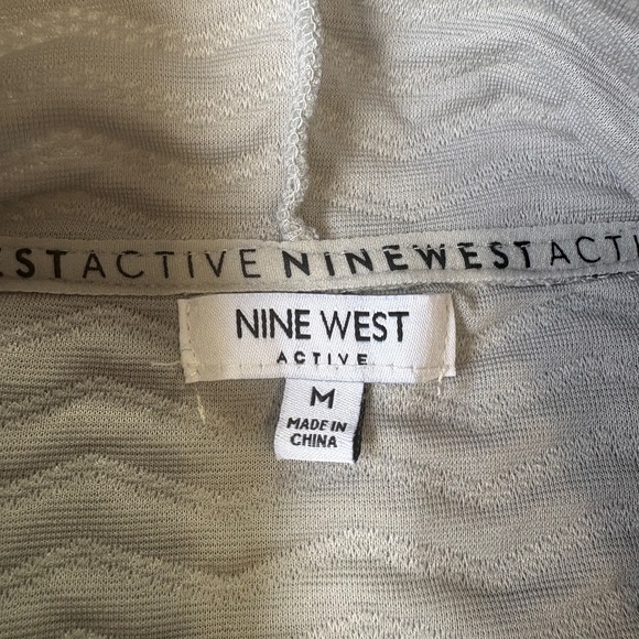 Nine West Active Pullover Sweatshirt Womens Size Medium Gray Thumb Hole Sleeves - Picture 3 of 9